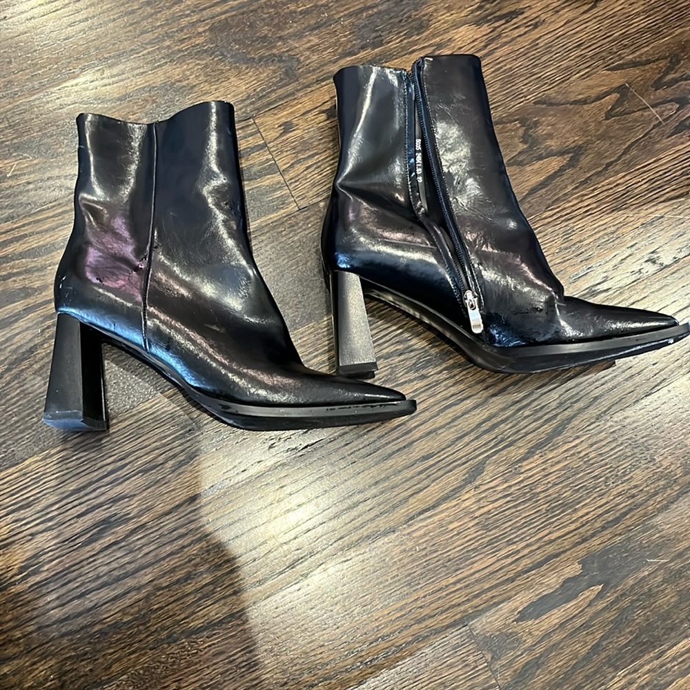 Black heeled ankle bootie